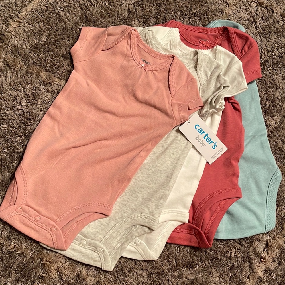 NWT Carter’s onesies 3m set of 5